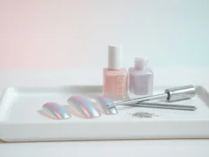 Paznokcie opalizujące – inspiracje, manicure i pielęgnacja